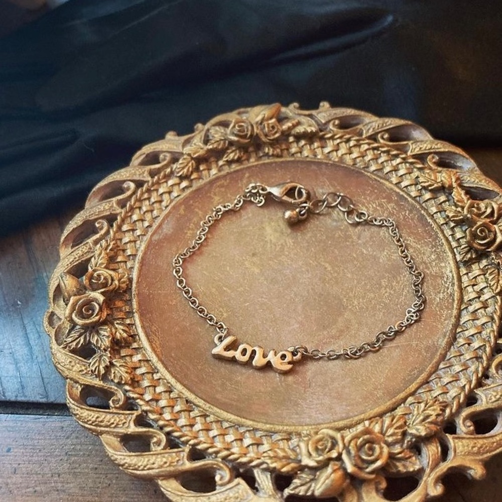 Love-ly Gold Chain Bracelet